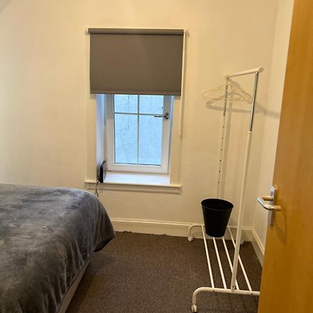 4 Bed Bungalow Near Airport Edimburgo Esterno foto