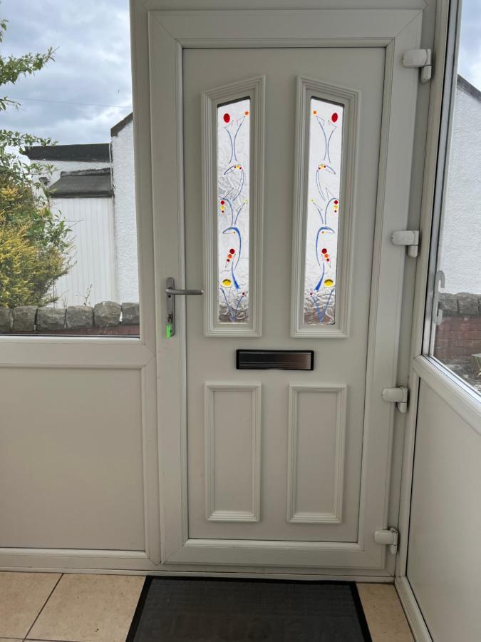 4 Bed Bungalow Near Airport Edimburgo Esterno foto