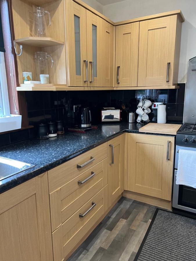 4 Bed Bungalow Near Airport Edimburgo Esterno foto