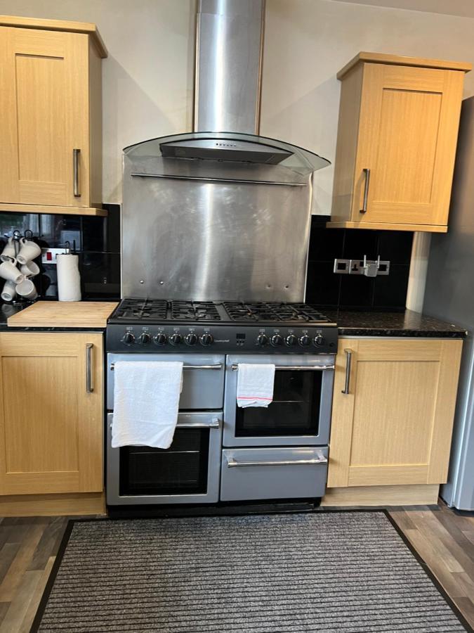 4 Bed Bungalow Near Airport Edimburgo Esterno foto