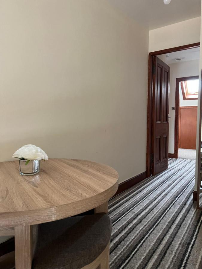 4 Bed Bungalow Near Airport Edimburgo Esterno foto
