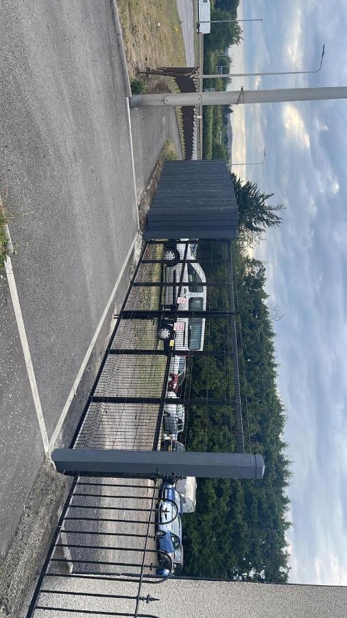 4 Bed Bungalow Near Airport Edimburgo Esterno foto