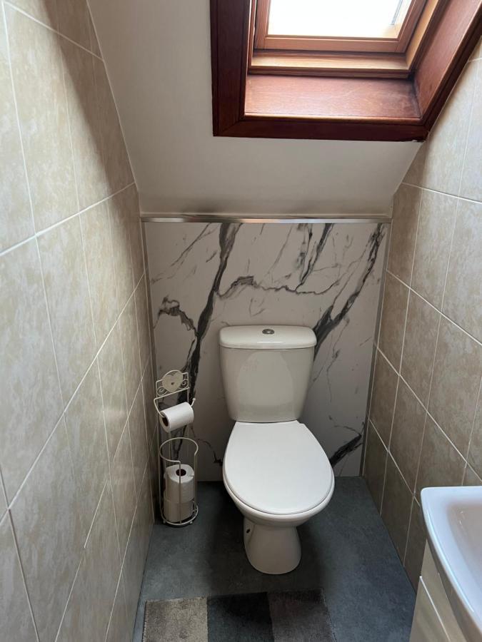 4 Bed Bungalow Near Airport Edimburgo Esterno foto