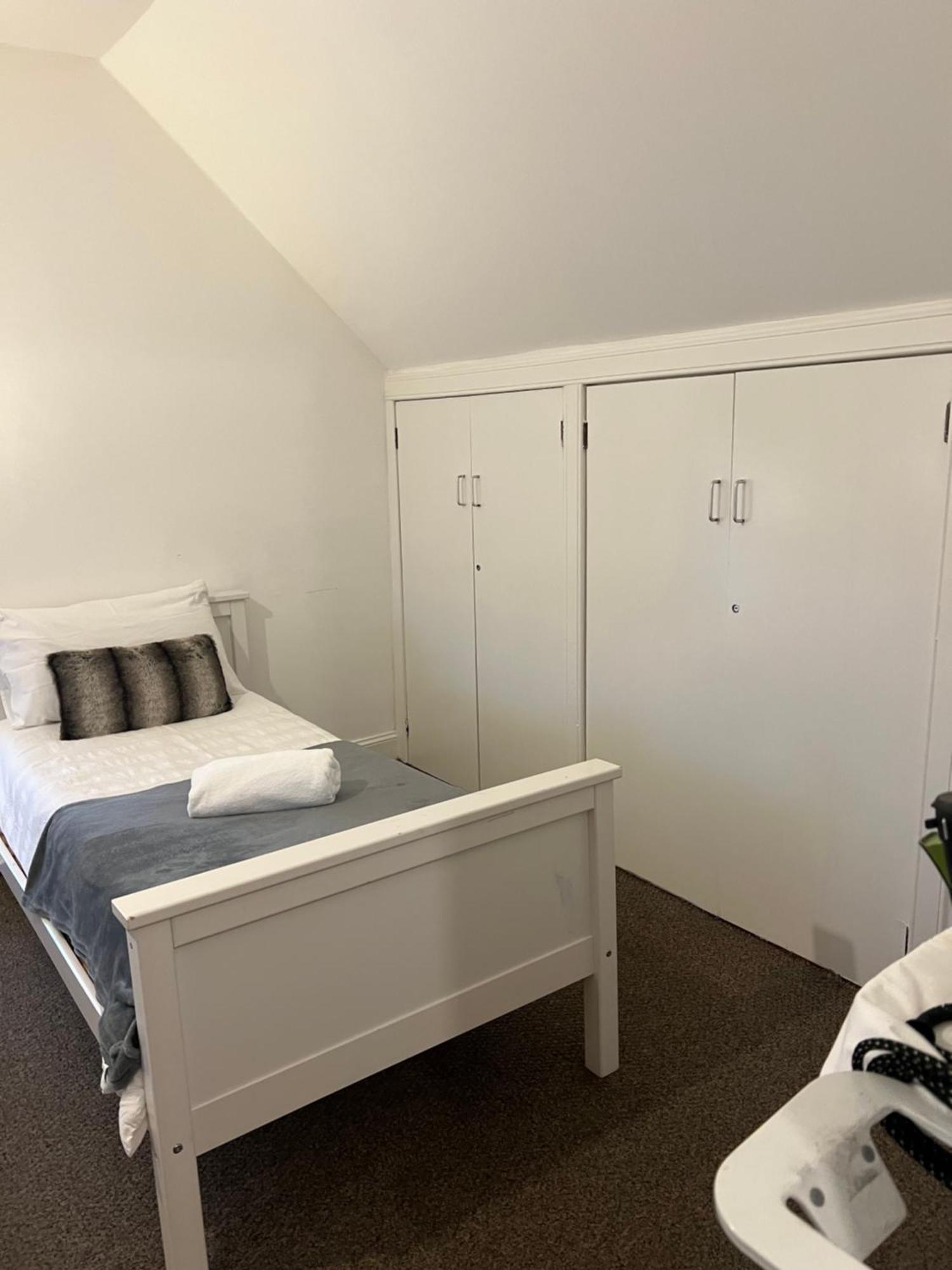 4 Bed Bungalow Near Airport Edimburgo Esterno foto